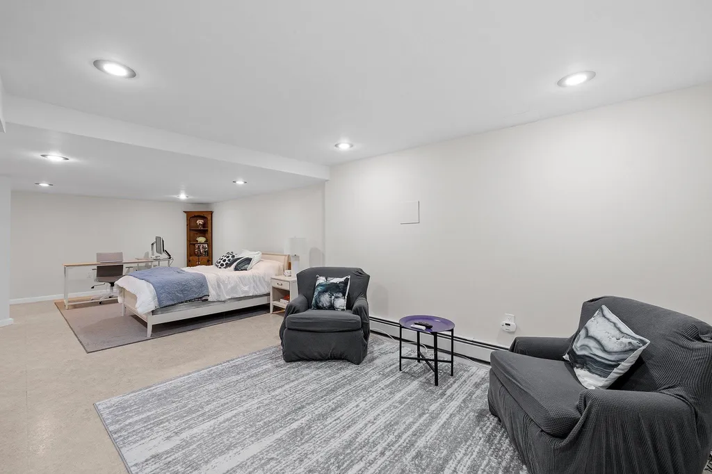 8 Frances Drive Deerfield NH 03037
