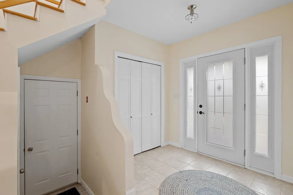 8 Frances Drive Deerfield NH 03037