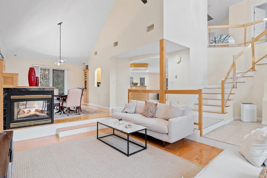8 Frances Drive Deerfield NH 03037