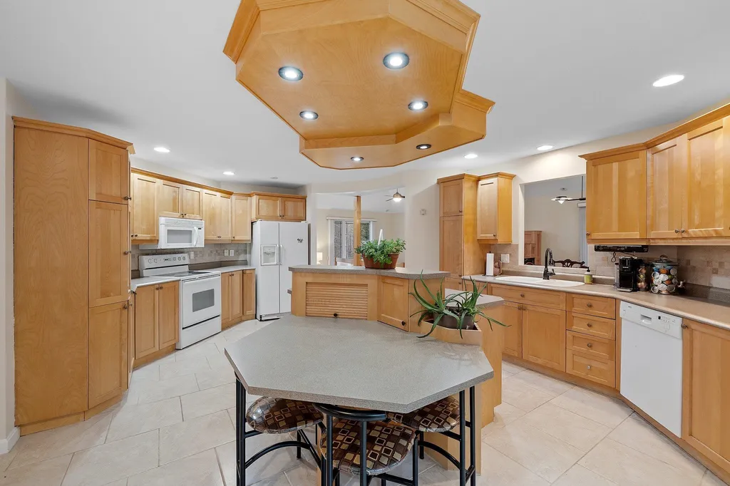 8 Frances Drive Deerfield NH 03037