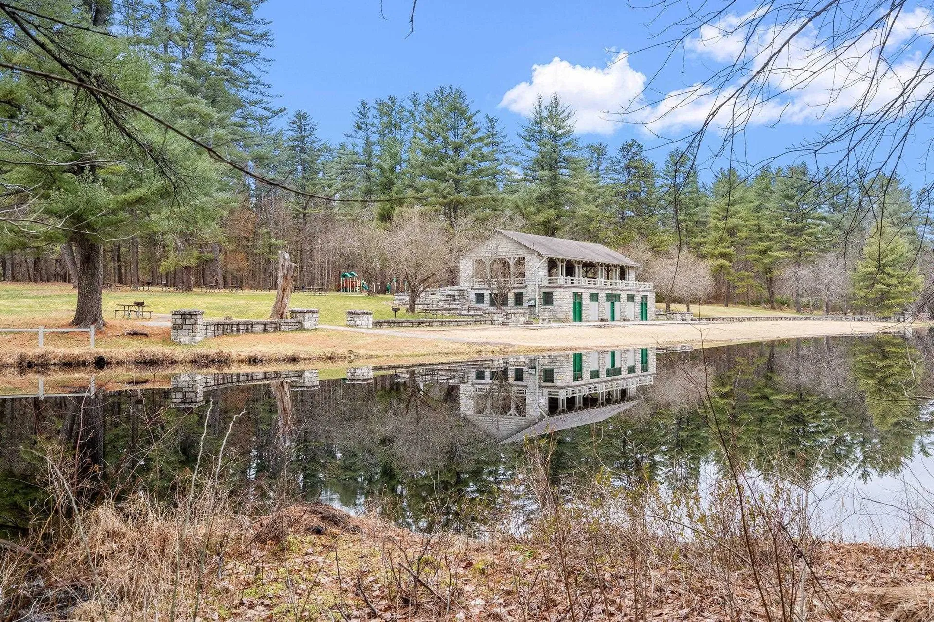 8 Frances Drive Deerfield NH 03037