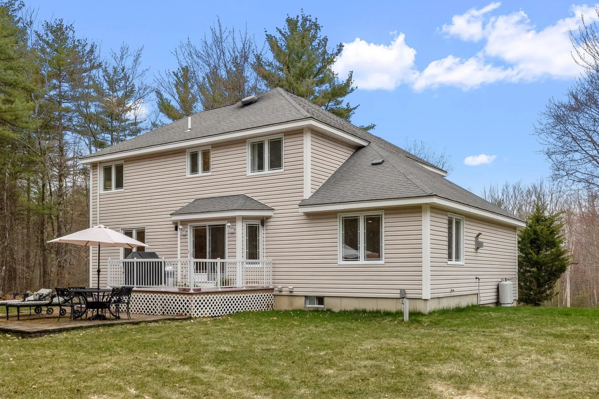 8 Frances Drive Deerfield NH 03037