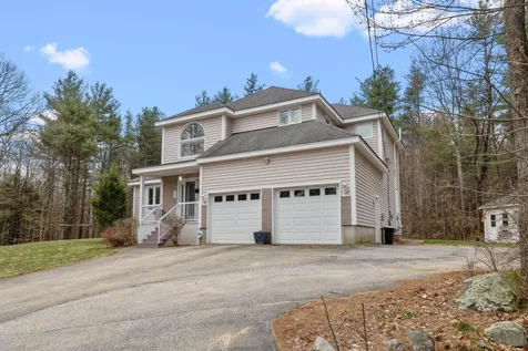 8 Frances Drive Deerfield NH 03037