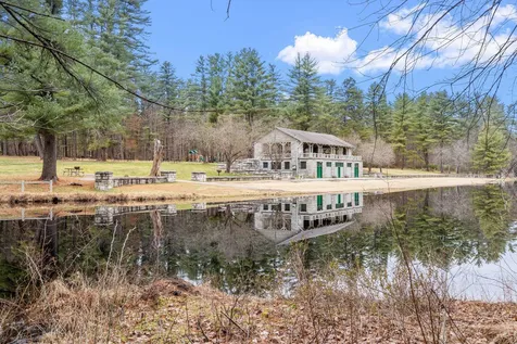 8 Frances Drive Deerfield NH 03037