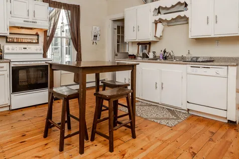 6-8 Elm Street Newmarket NH 03857