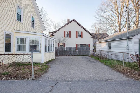 6-8 Elm Street Newmarket NH 03857