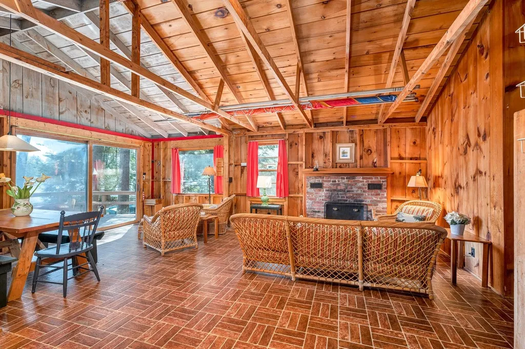 63 Crooked Pond Lane Wolfeboro NH 03894