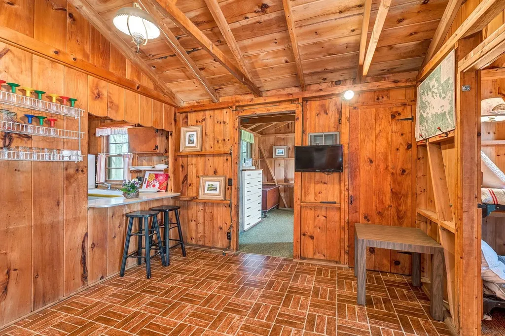 63 Crooked Pond Lane Wolfeboro NH 03894