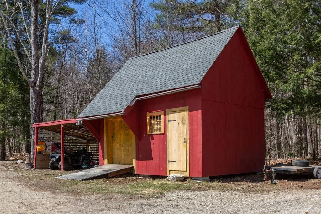 98 Middle Road Deerfield NH 03037