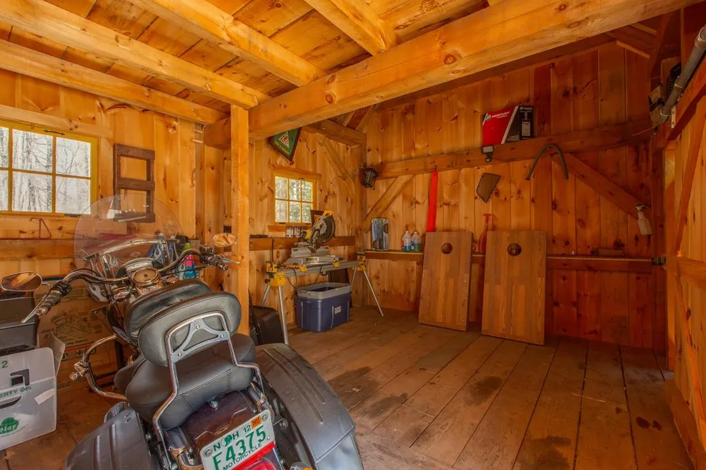 98 Middle Road Deerfield NH 03037