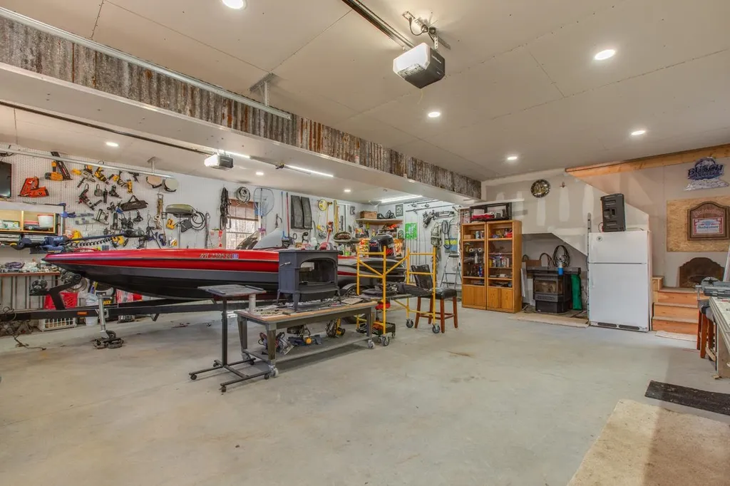 98 Middle Road Deerfield NH 03037