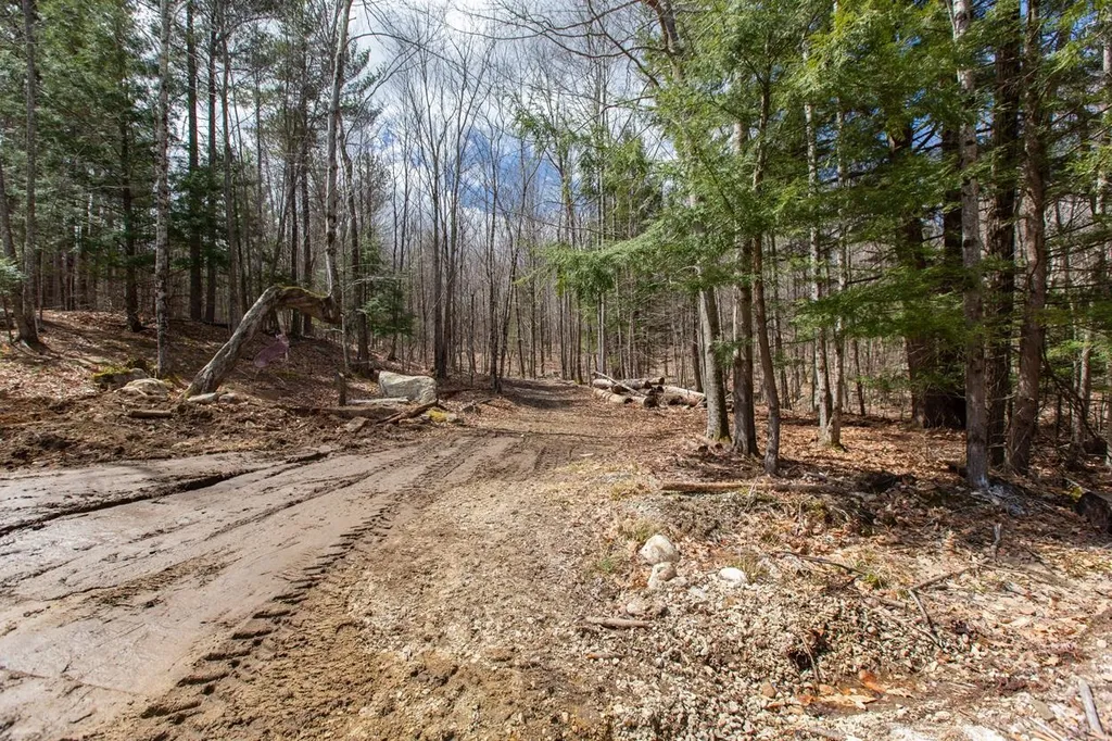 98 Middle Road Deerfield NH 03037