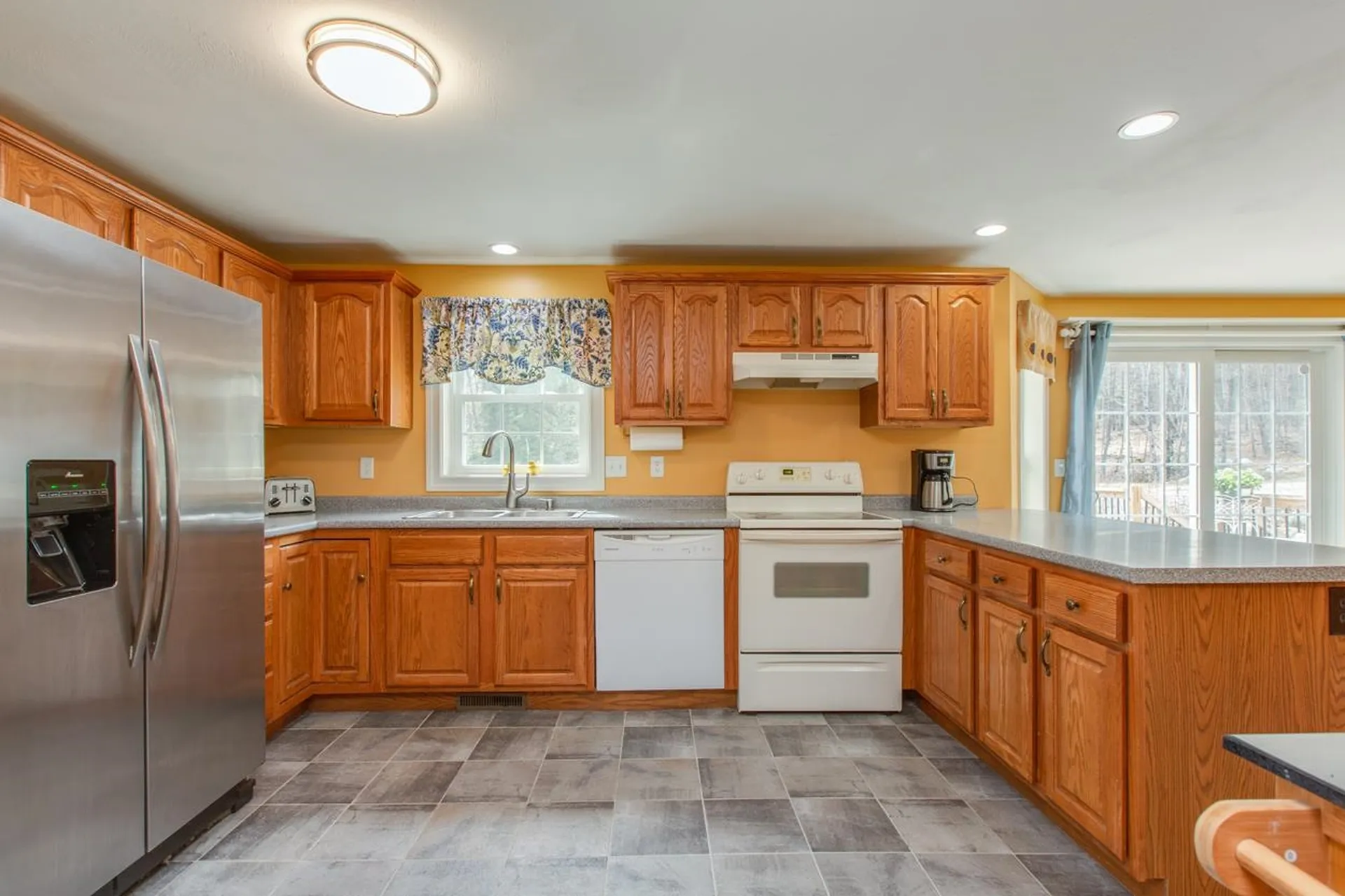 98 Middle Road Deerfield NH 03037