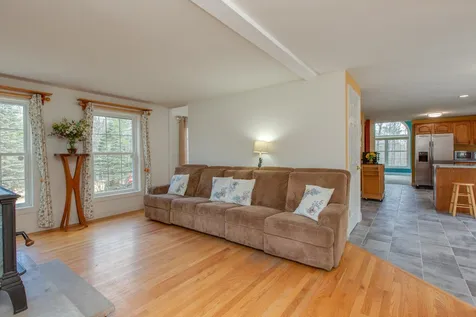 98 Middle Road Deerfield NH 03037