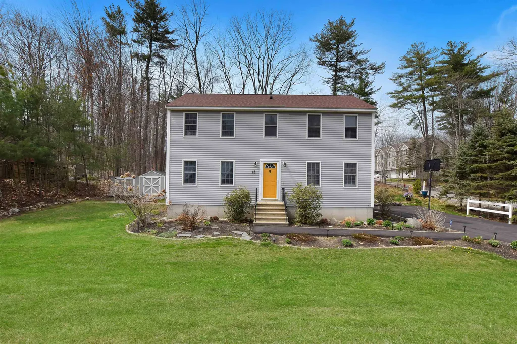 45 Ledgeview Drive Rochester NH 03839
