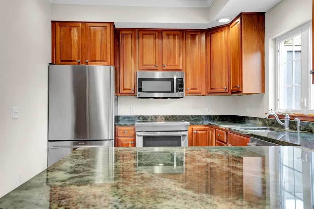 39 Forest Edge Drive Hanover NH 03755