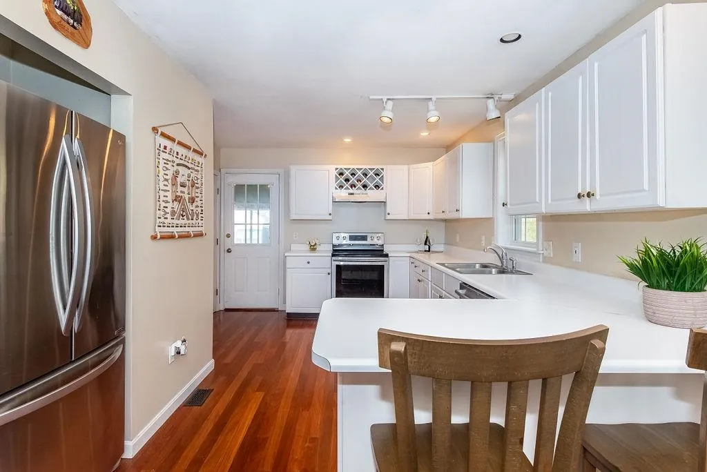 13 Oak Hill Lane Exeter NH 03833