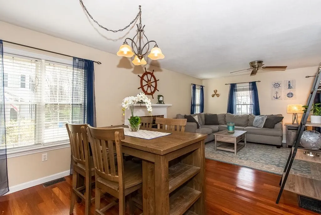 13 Oak Hill Lane Exeter NH 03833