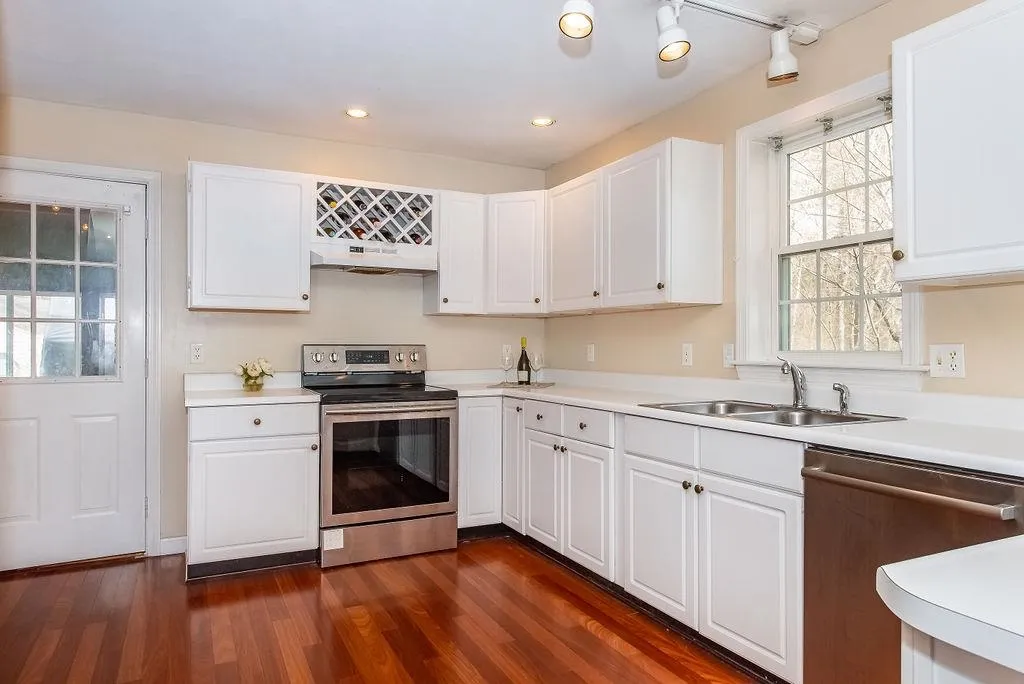 13 Oak Hill Lane Exeter NH 03833