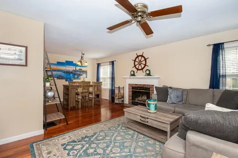 13 Oak Hill Lane Exeter NH 03833