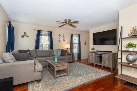13 Oak Hill Lane Exeter NH 03833