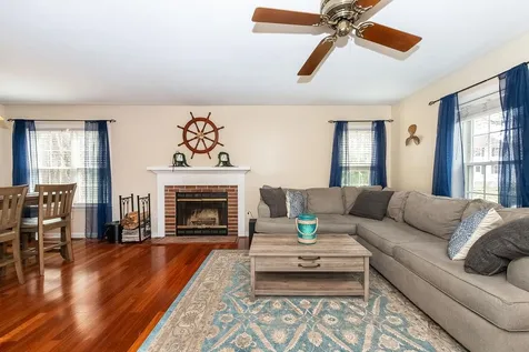 13 Oak Hill Lane Exeter NH 03833