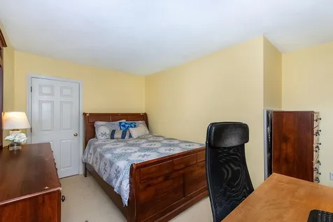 13 Oak Hill Lane Exeter NH 03833
