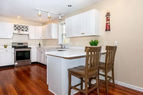 13 Oak Hill Lane Exeter NH 03833