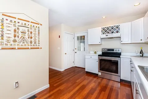 13 Oak Hill Lane Exeter NH 03833