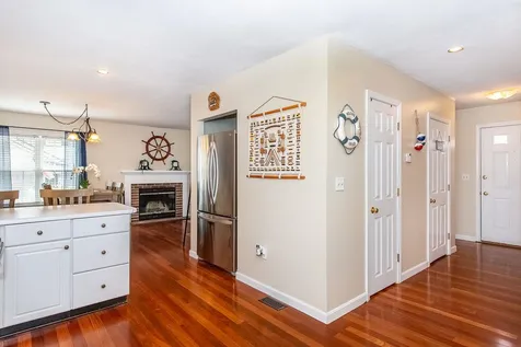 13 Oak Hill Lane Exeter NH 03833
