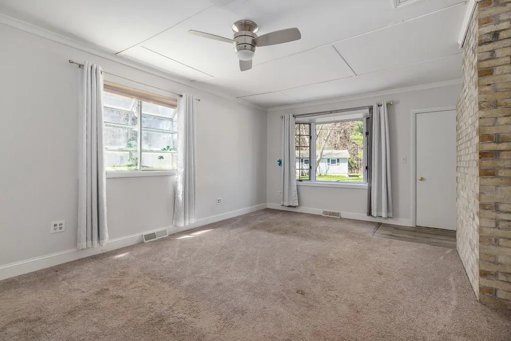 15 Suzanne Drive Portsmouth NH 03801