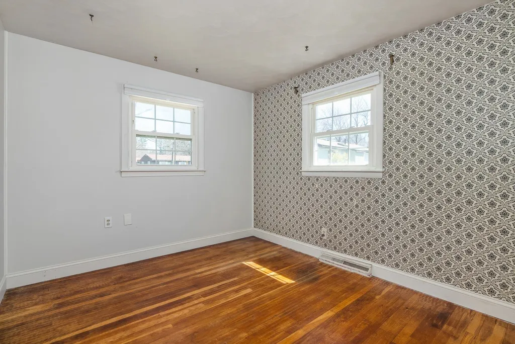 15 Suzanne Drive Portsmouth NH 03801