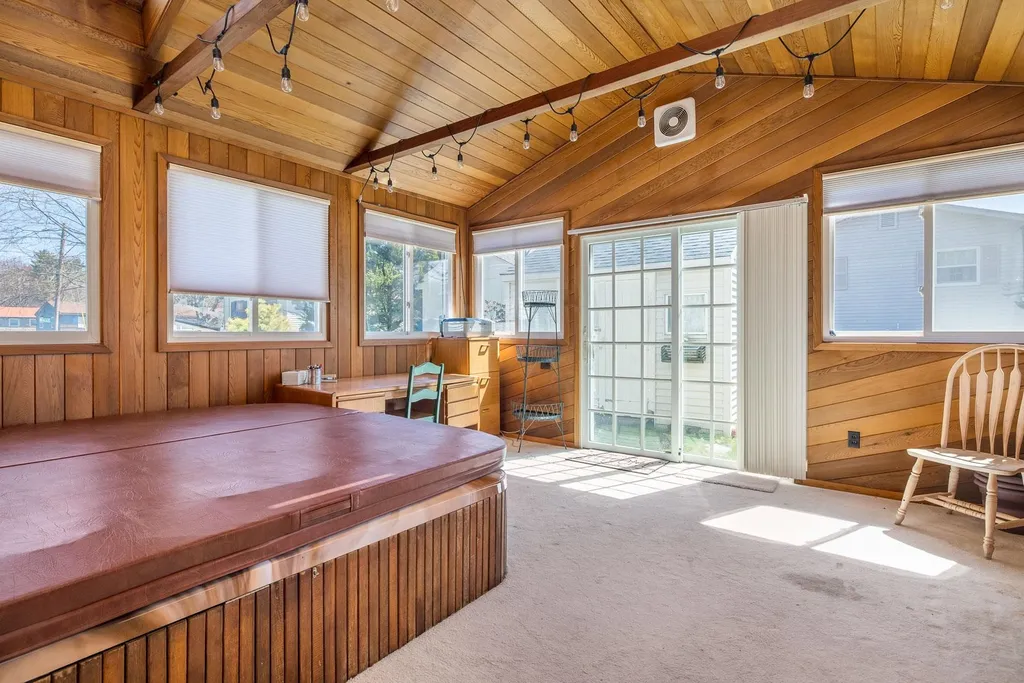 15 Suzanne Drive Portsmouth NH 03801