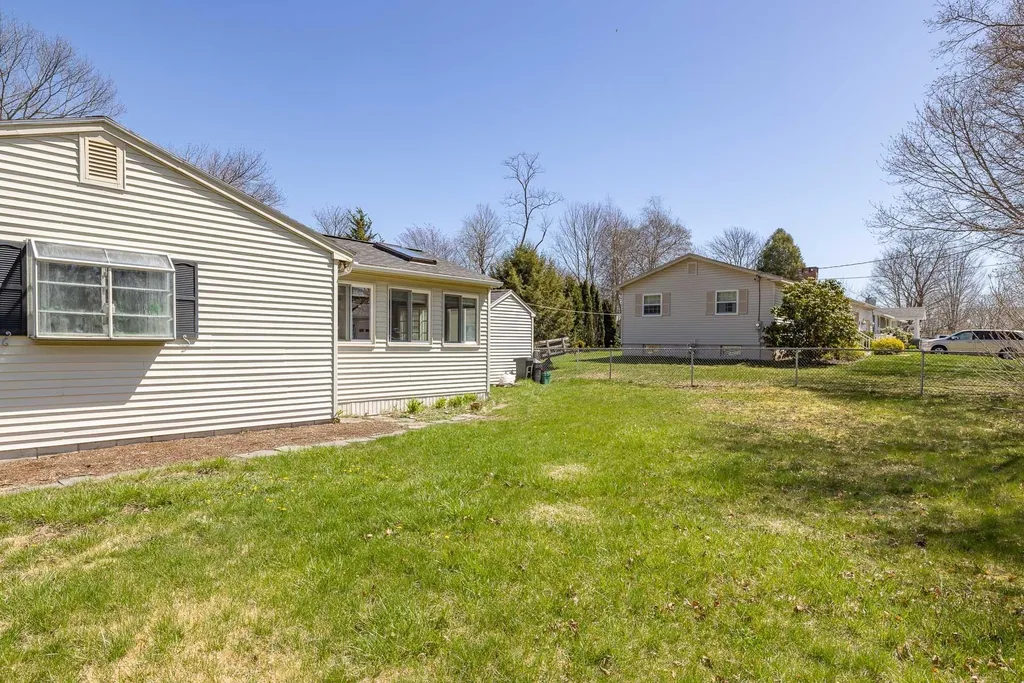 15 Suzanne Drive Portsmouth NH 03801