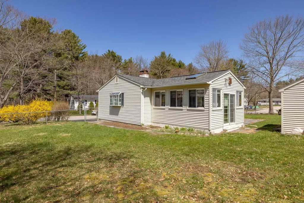 15 Suzanne Drive Portsmouth NH 03801