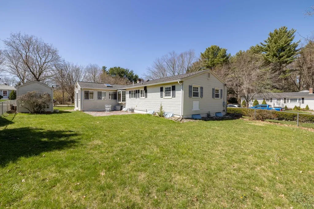 15 Suzanne Drive Portsmouth NH 03801