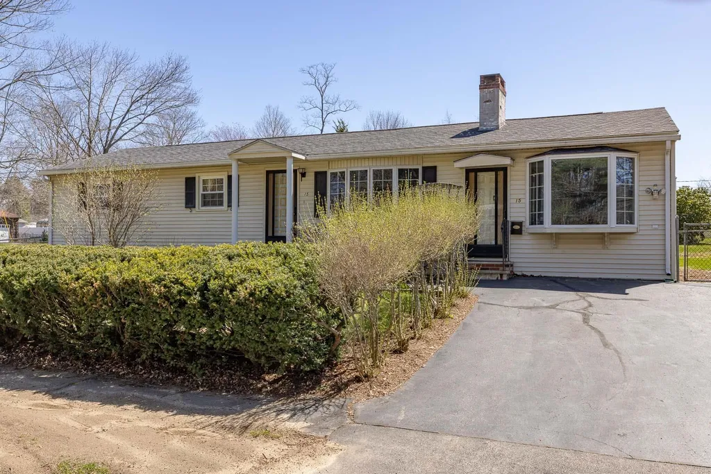 15 Suzanne Drive Portsmouth NH 03801