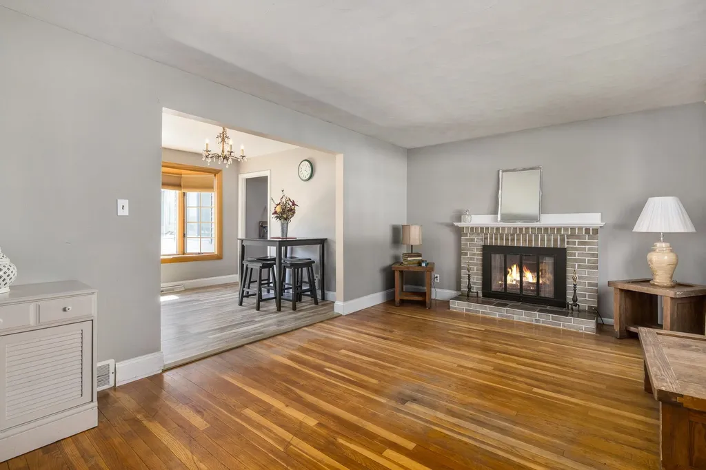 15 Suzanne Drive Portsmouth NH 03801