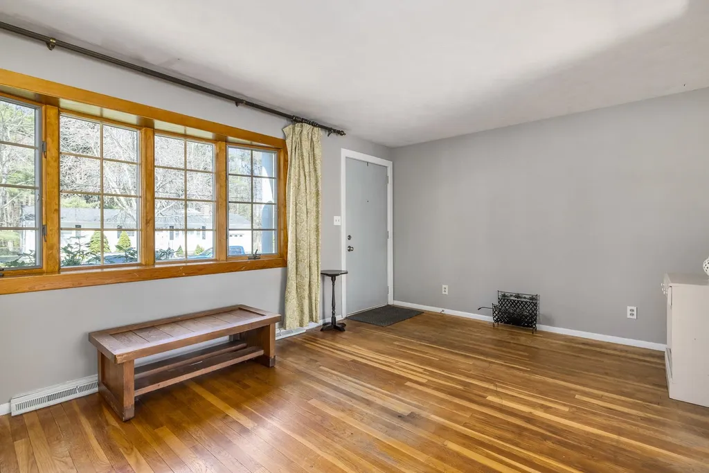 15 Suzanne Drive Portsmouth NH 03801