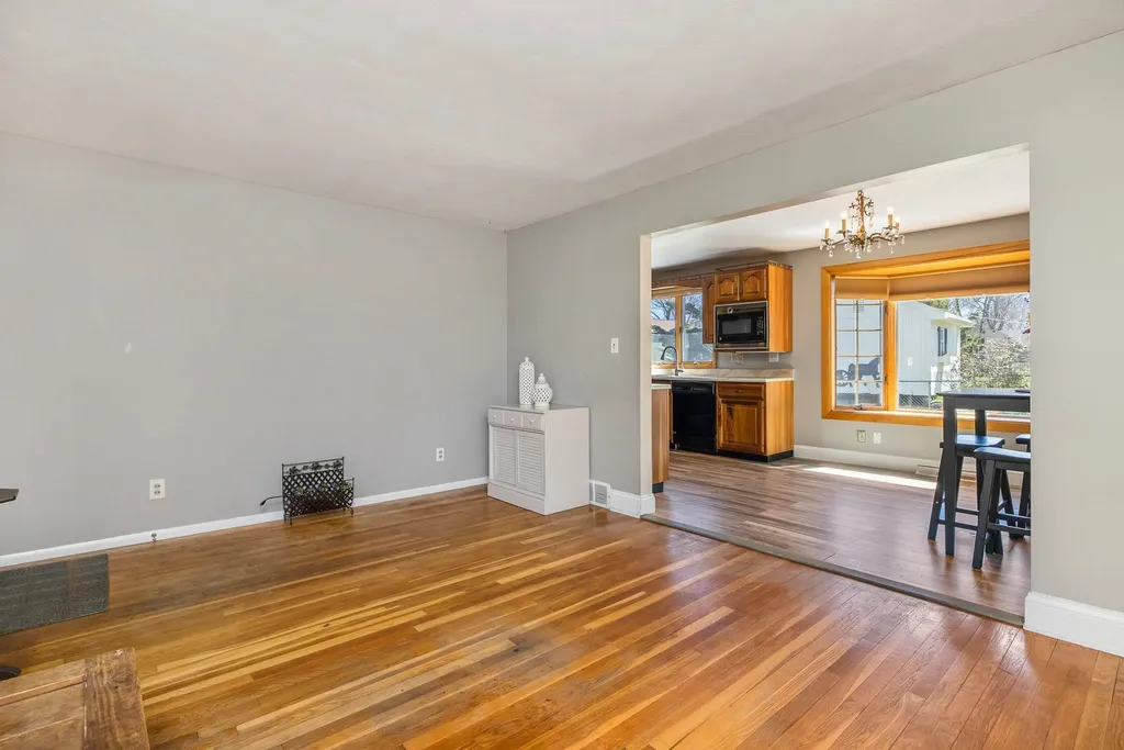 15 Suzanne Drive Portsmouth NH 03801