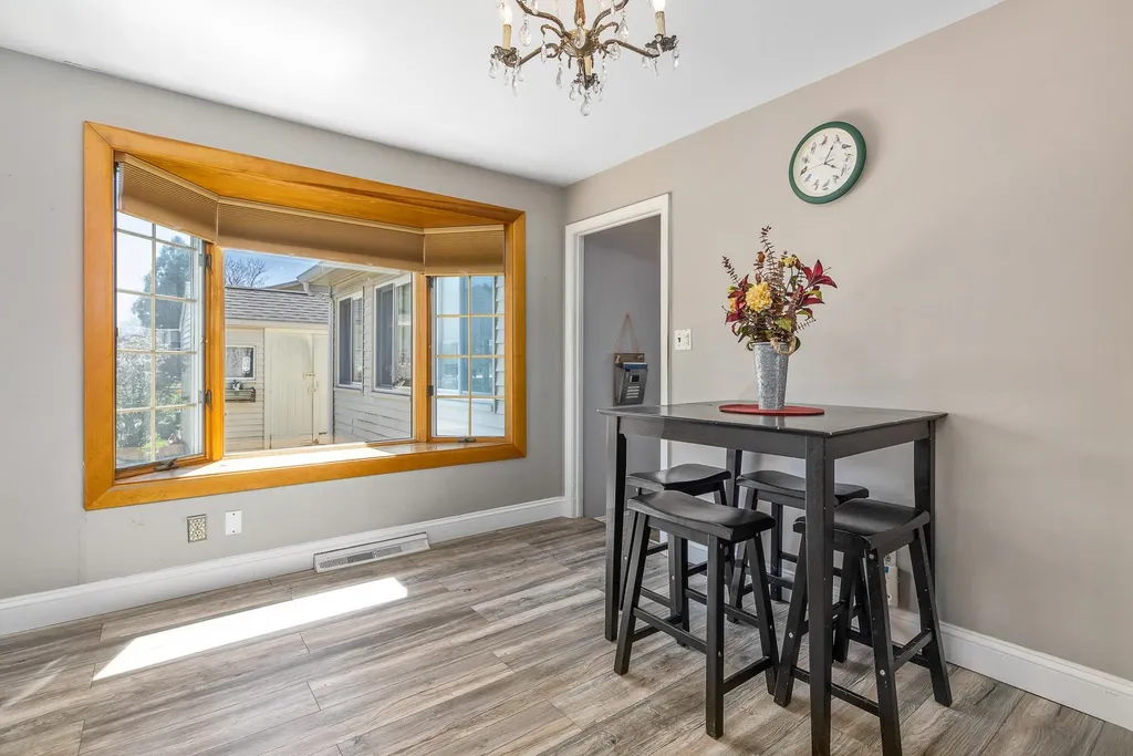 15 Suzanne Drive Portsmouth NH 03801