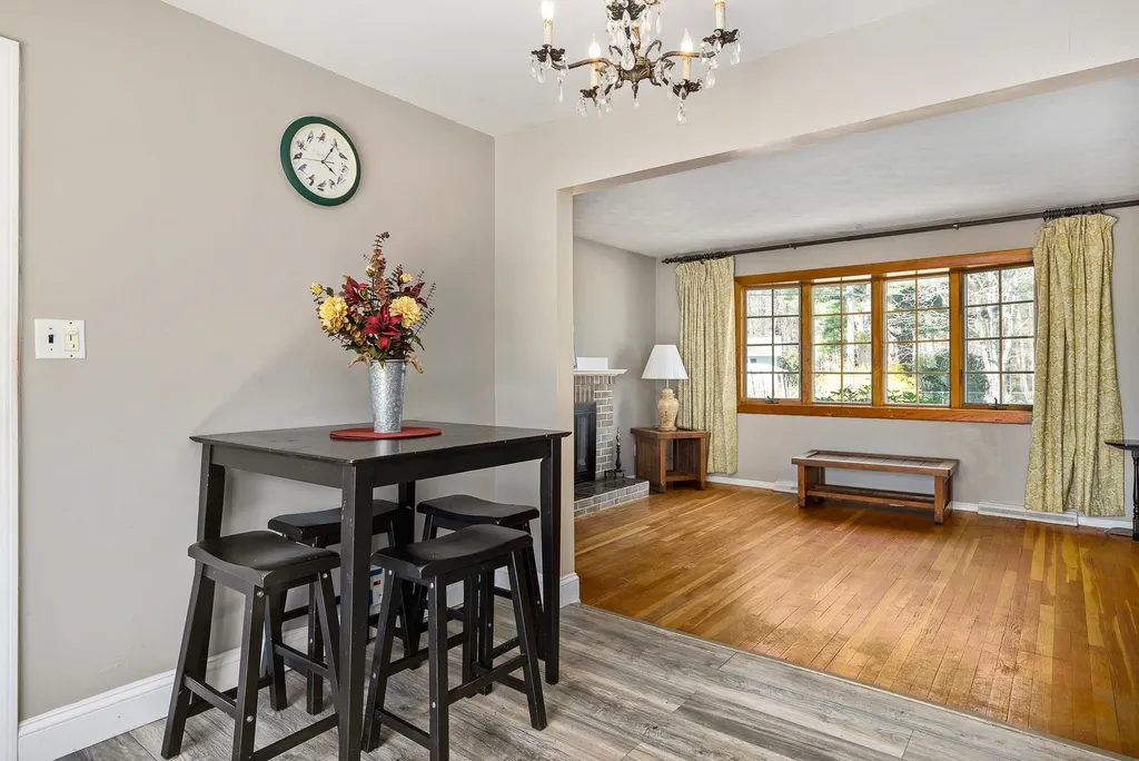 15 Suzanne Drive Portsmouth NH 03801