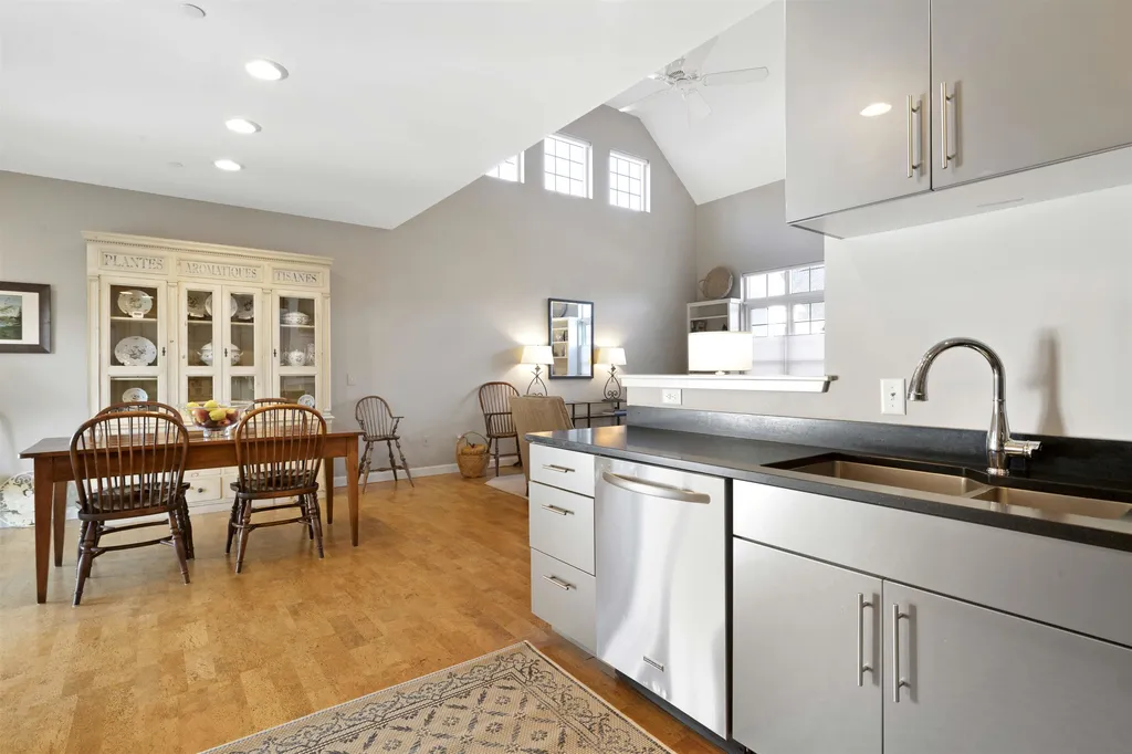 28 Stonehurst Common Hanover NH 03755