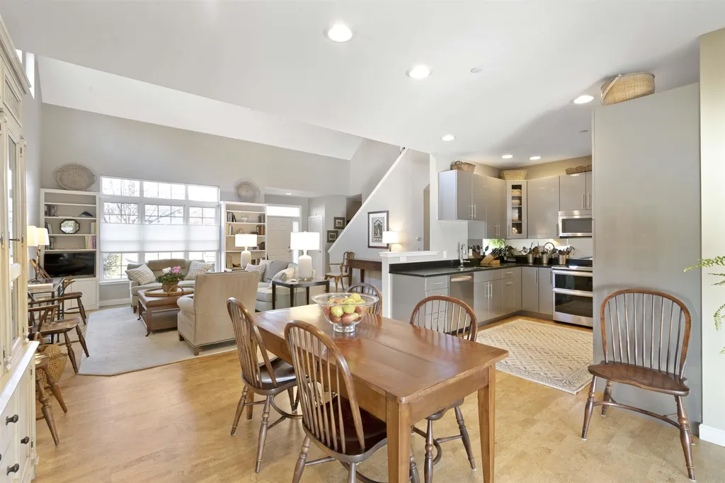 28 Stonehurst Common Hanover NH 03755