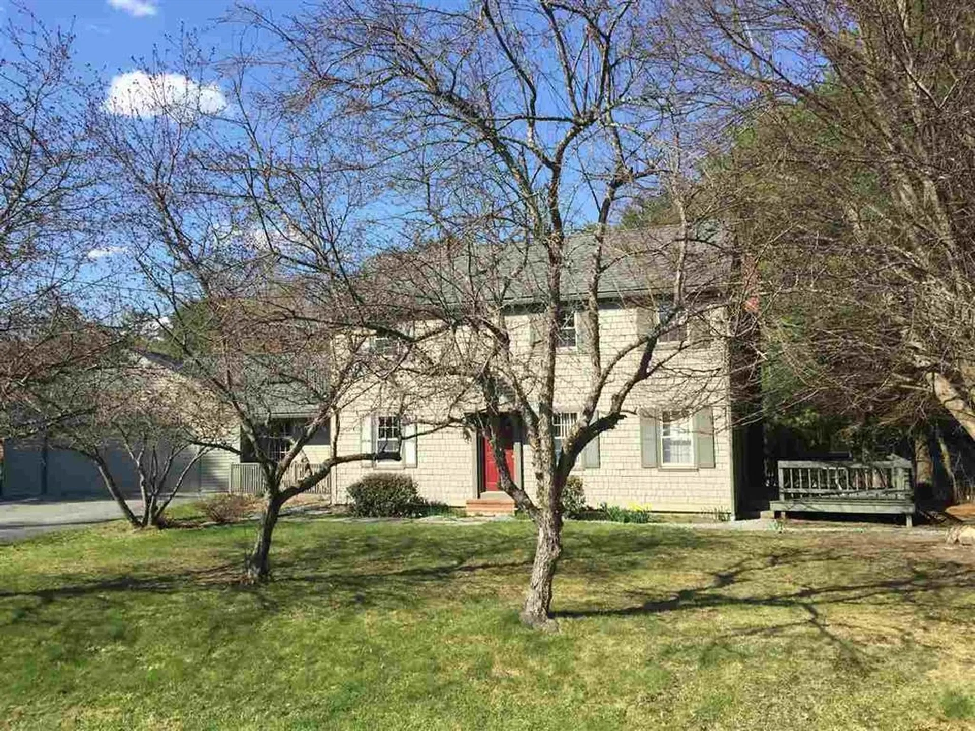 92 Harvest Lane Hartford VT 05001