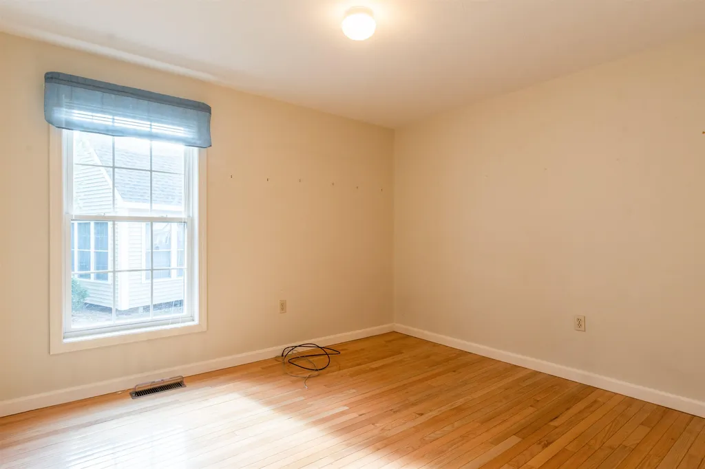 11 Lexington Court Hudson NH 03051