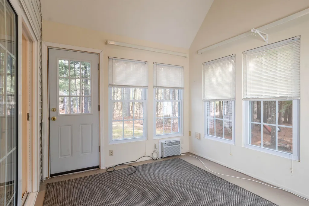 11 Lexington Court Hudson NH 03051