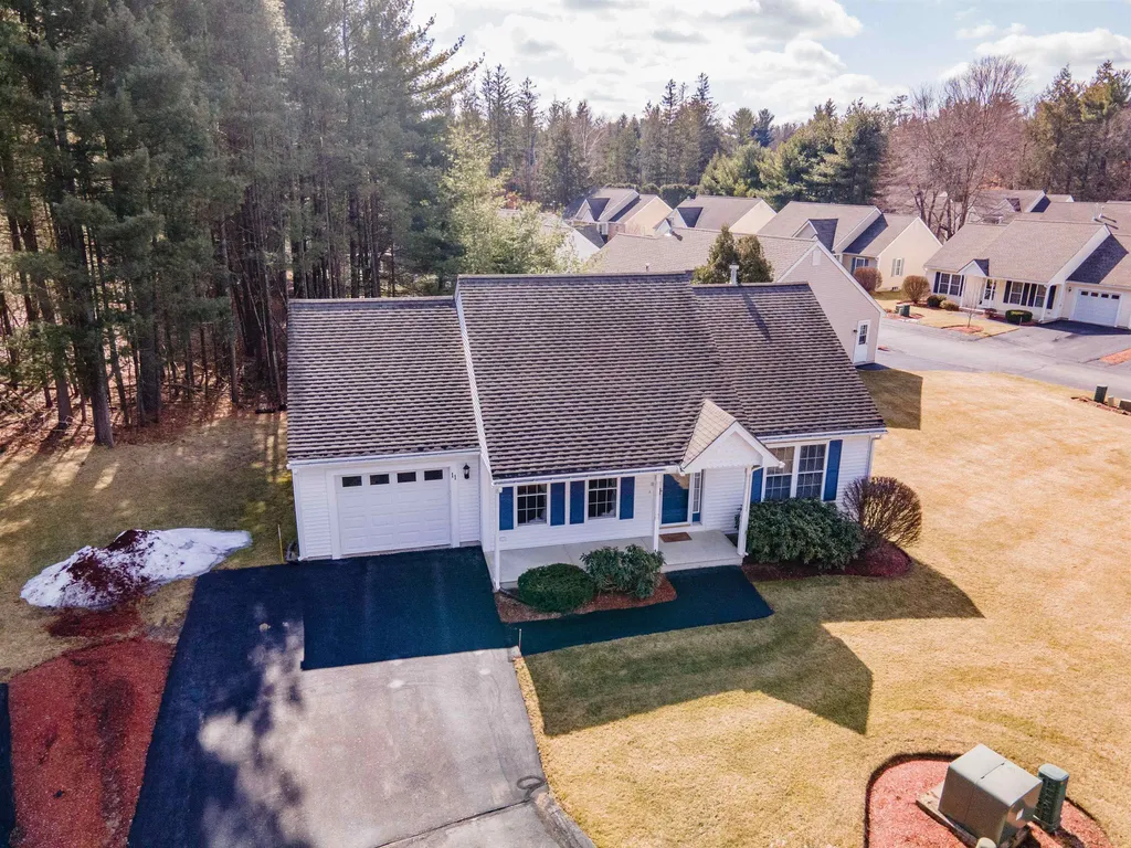 11 Lexington Court Hudson NH 03051