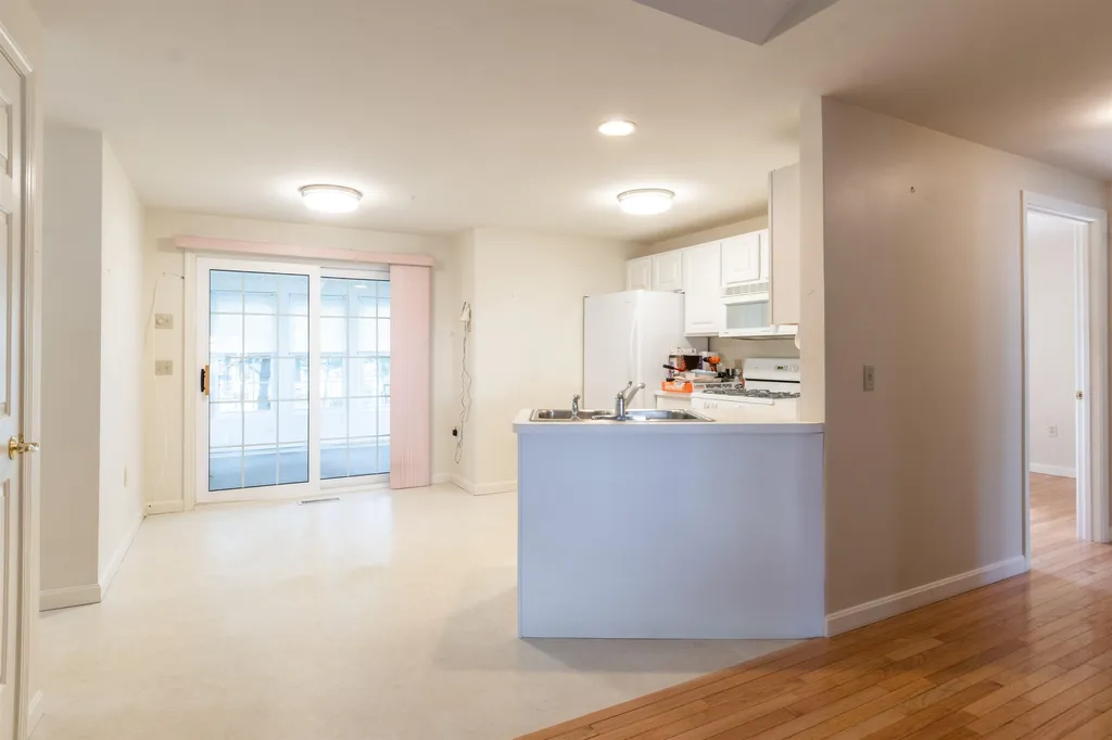 11 Lexington Court Hudson NH 03051