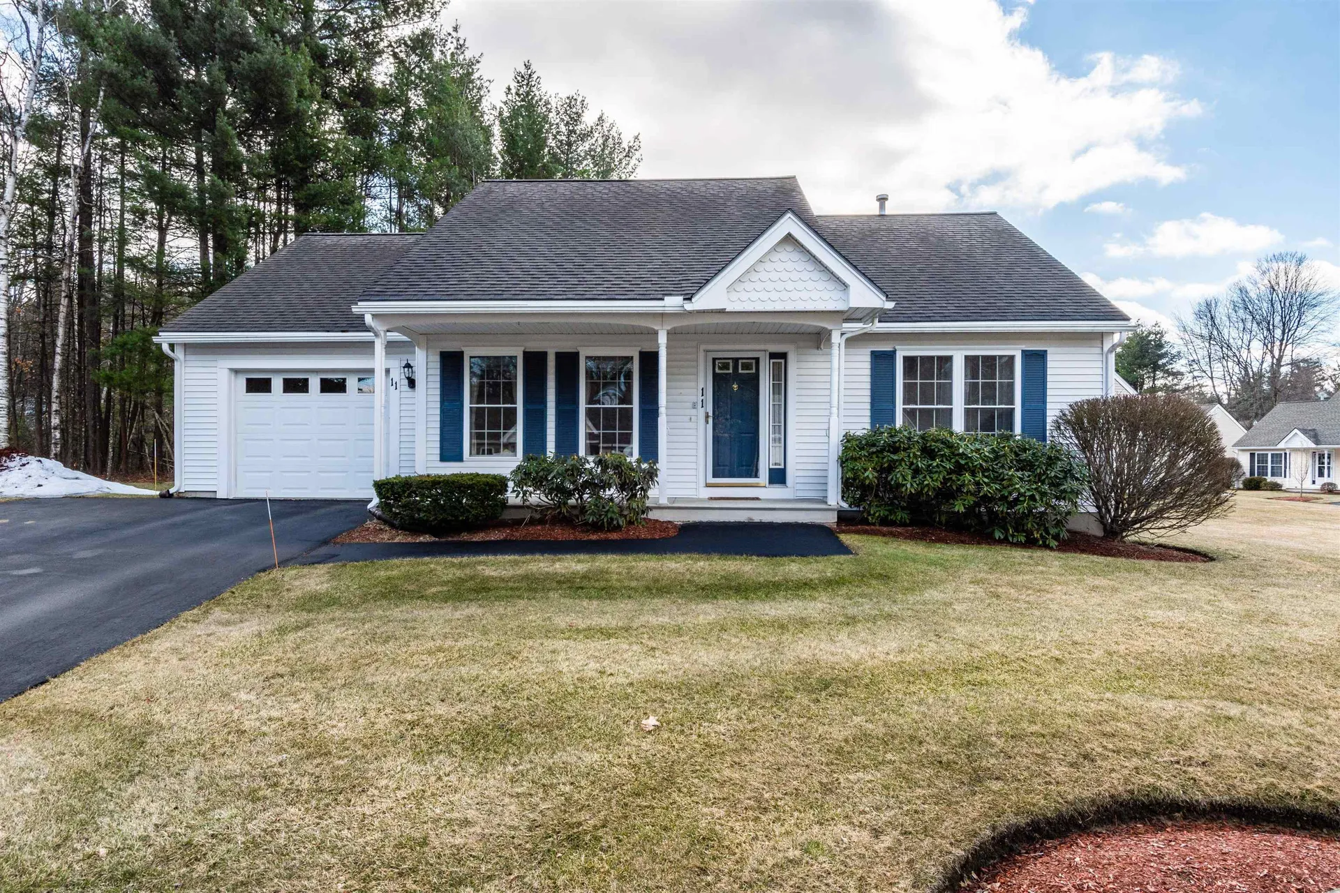 11 Lexington Court Hudson NH 03051